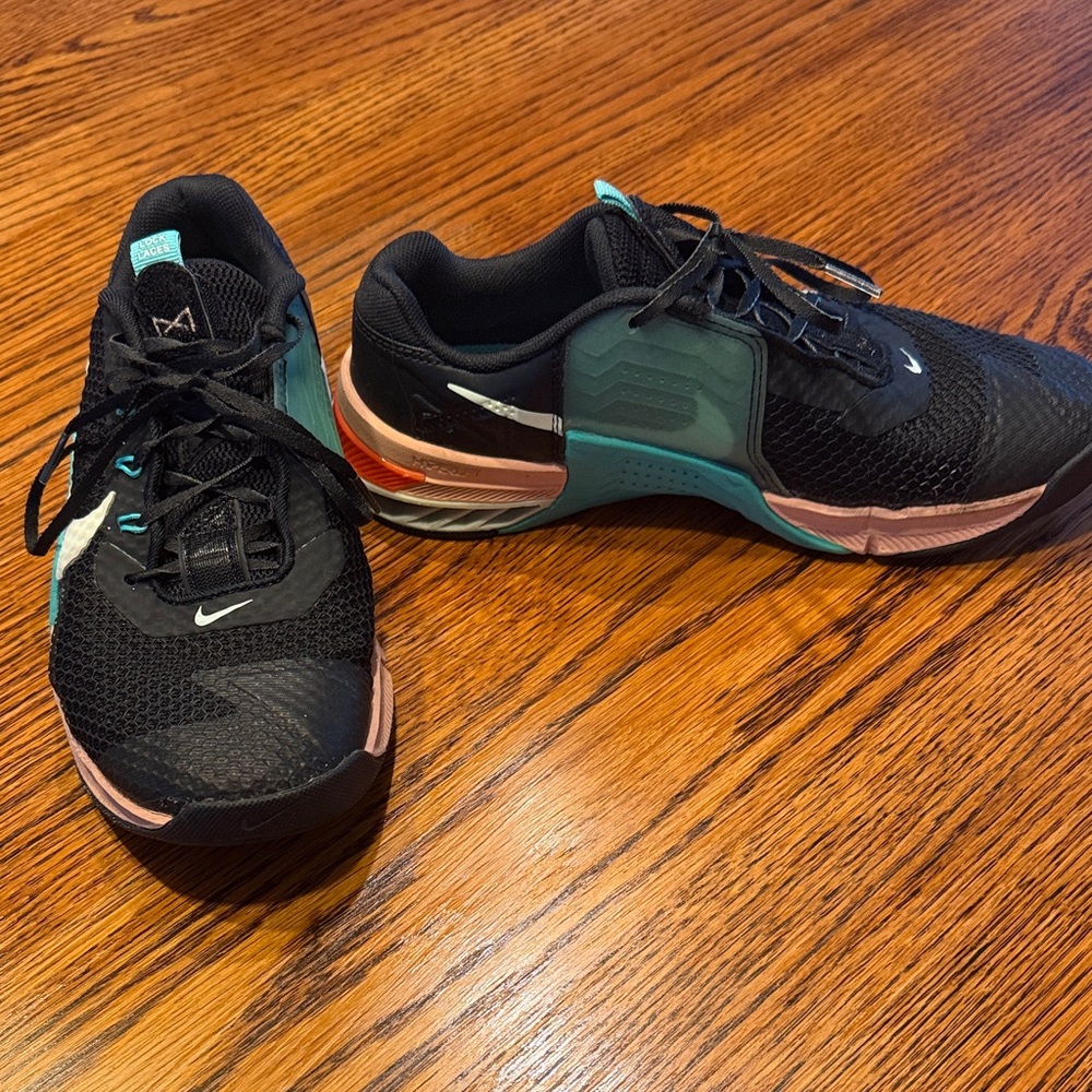 Nike Women's metcon Crossfit sneakers Black size 9